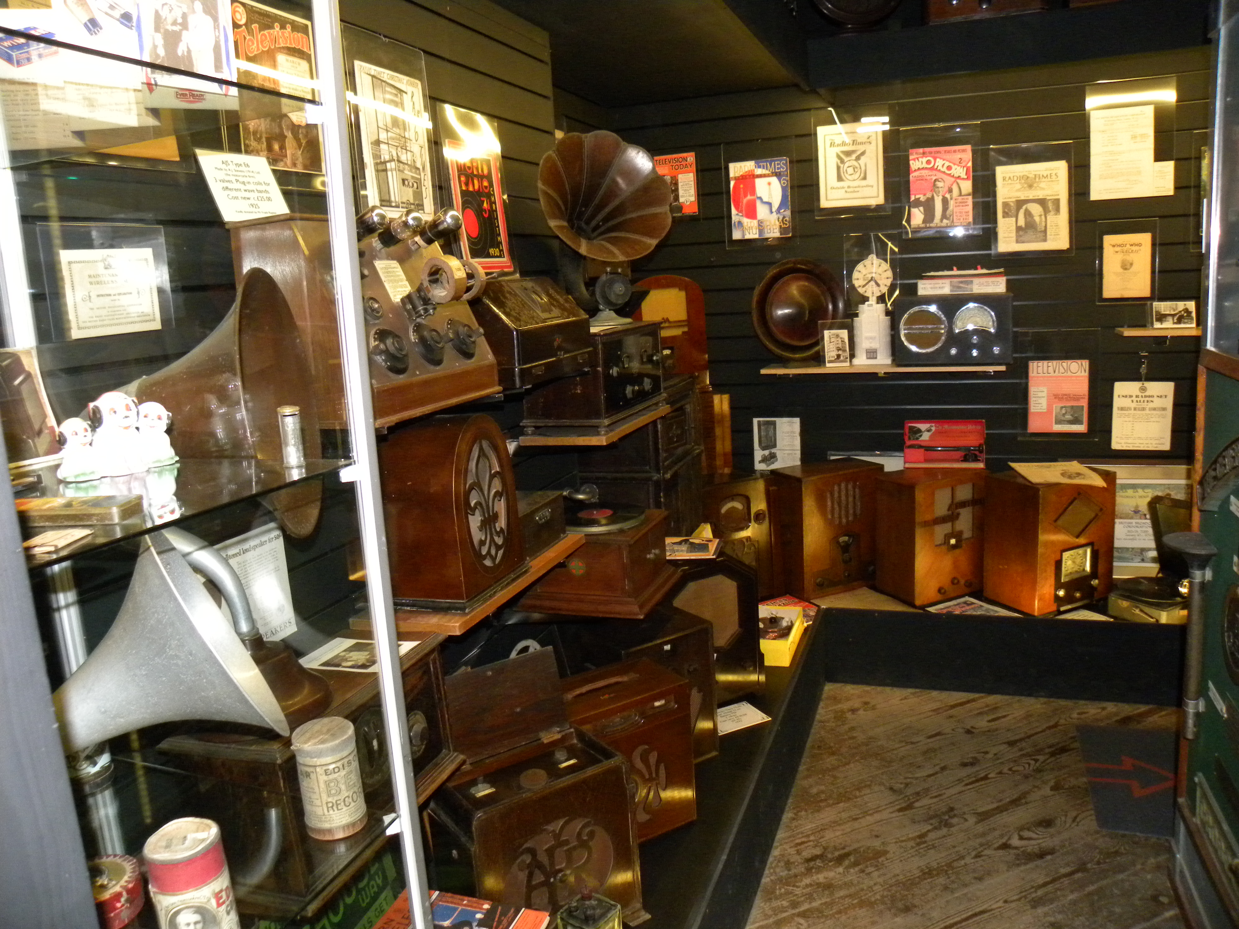 Late 1920s - Early 1930s Radio Sets